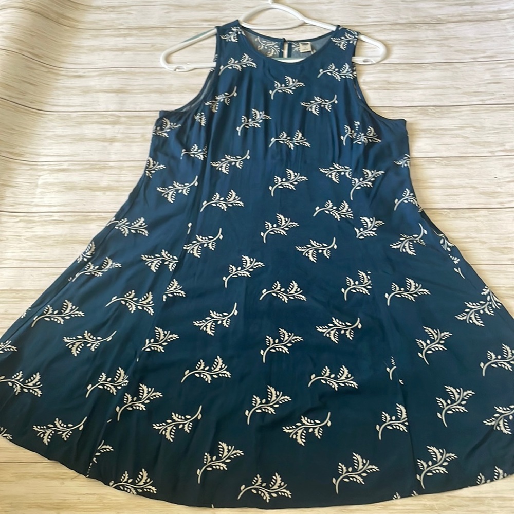 Old Navy small blue floral sleeveless dress